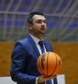 Олег Манойленко